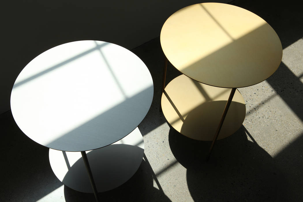Basic Round Side Table [Gold.Silver] homify 모던스타일 거실 사이드테이블,커피테이블,인테리어테이블,골드,거실인테리어,공간인테리어,소파테이블 & 협탁