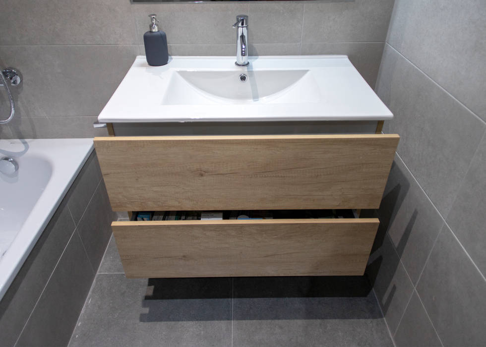 Mueble de baño Grupo Inventia Baños de estilo mediterráneo Compuestos de madera y plástico