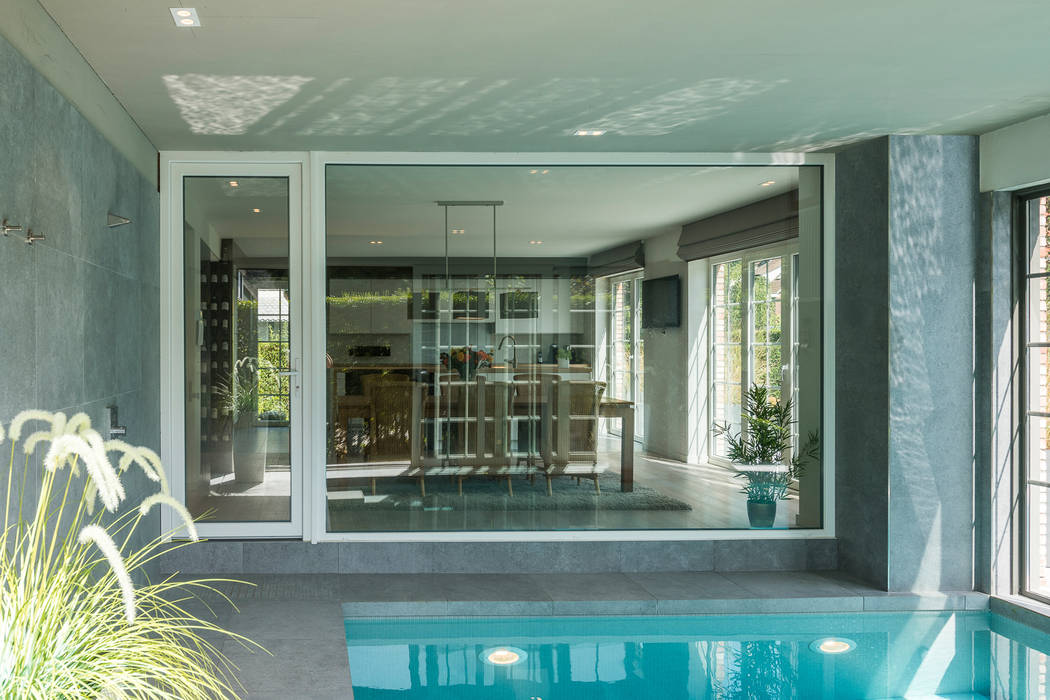 PROJECT VVG - UITBREIDING VILLA MET BINNEN-BUITENZWEMBAD TE EDEGEM, ICONcept ICONcept Country style pool