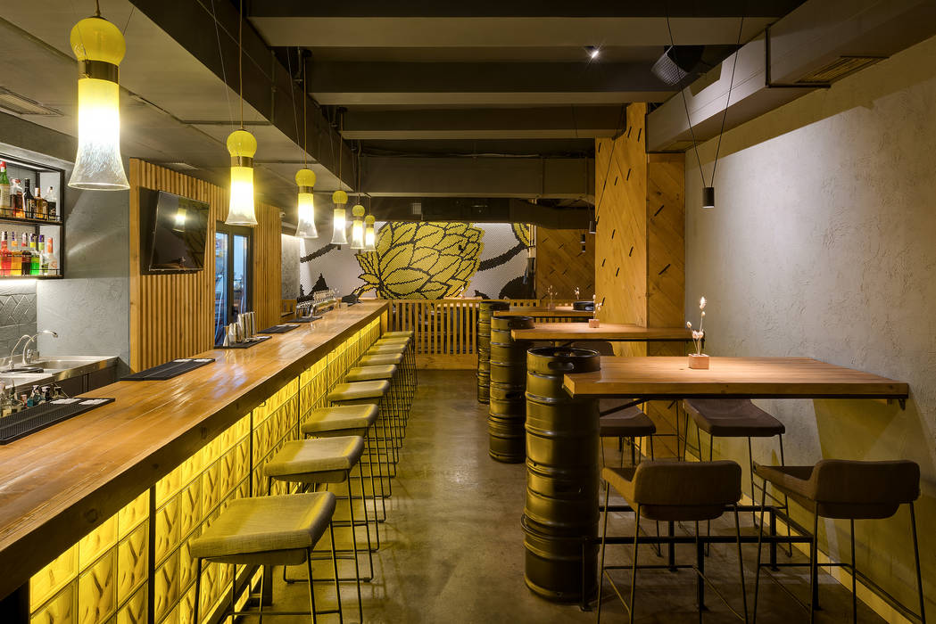 Pub interior from YUDIN Design studio, YUDIN Design YUDIN Design Commercial spaces Bars & clubs