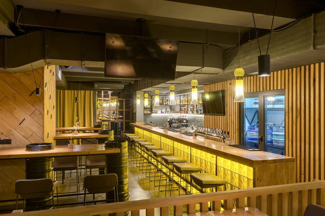 REBERBAR pub interior, YUDIN Design YUDIN Design Коммерческие помещения Бары и клубы