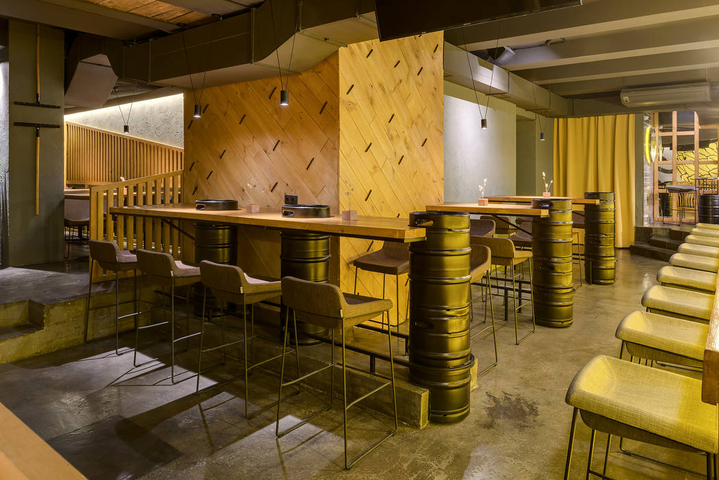 REBERBAR pub interior, YUDIN Design YUDIN Design Коммерческие помещения Бары и клубы