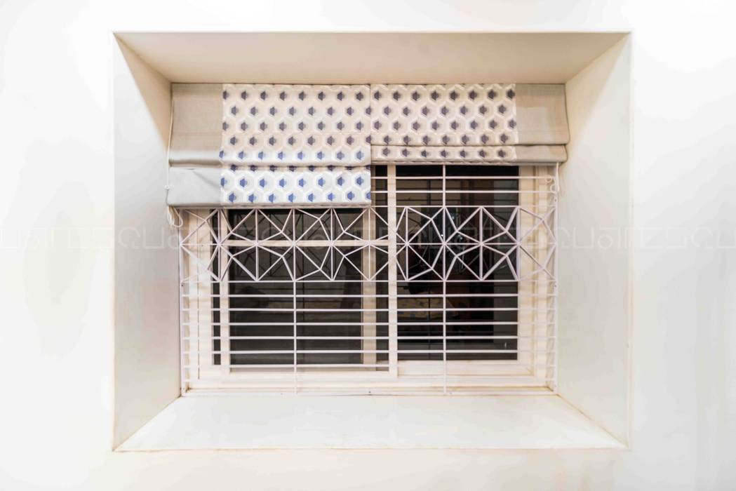 Origami house, Squares design studio Squares design studio Modern windows & doors