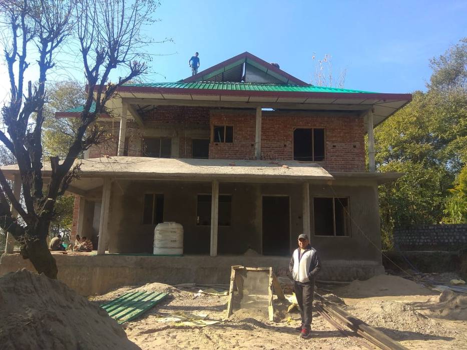 Himachal Styled HOUSE Kapilaz Space Planners & Interior Designer Rumah kecil Beton wood facade,attic bedroom,front garden