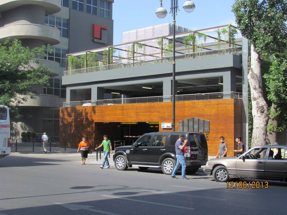 Azerbeycan/Bakü Fountain Car Park, AÇI PROJE MİM. İNŞ. AÇI PROJE MİM. İNŞ. พื้นที่เชิงพาณิชย์ โชว์รูมรถ