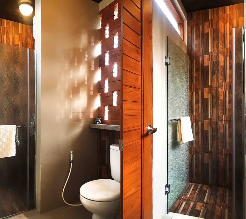 Cattleya Art Studio & Residence, Mandalananta Studio Mandalananta Studio Tropical style bathrooms Bricks