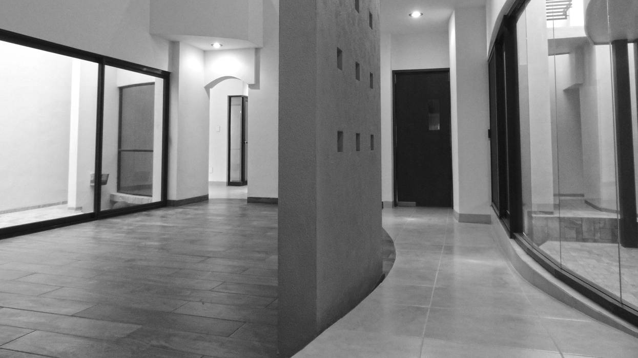 CASA LUGANA, DOOR arquitectos DOOR arquitectos Pasillos, vestíbulos y escaleras minimalistas
