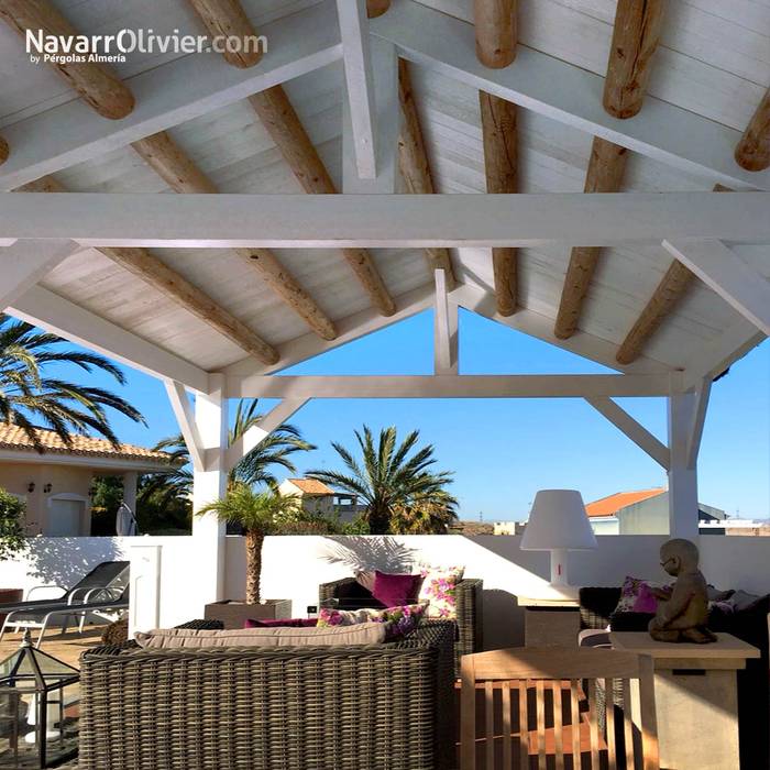 Pérgola a 2 aguas para jardín NavarrOlivier Jardines de invierno de estilo mediterráneo Madera Acabado en madera cenador,jardin,pergola,gazebo,tejado,cubierta,patio,techo