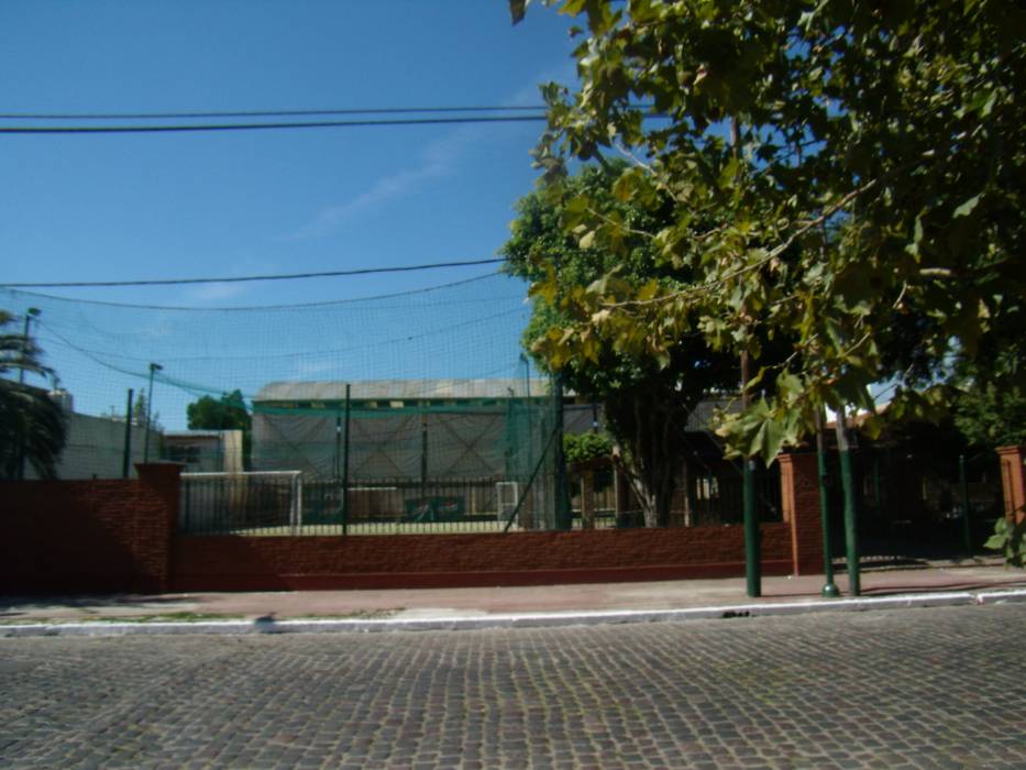 CLUB HOUSE DEPORTIVO, GR Arquitectura GR Arquitectura مساحات تجارية حديد بار/ ملهى ليلي