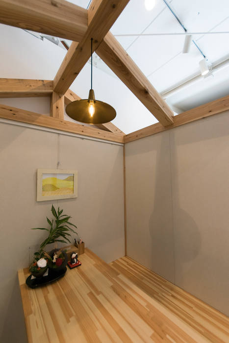 住まいのよろず屋, coil松村一輝建設計事務所 coil松村一輝建設計事務所 Commercial spaces Offices & stores