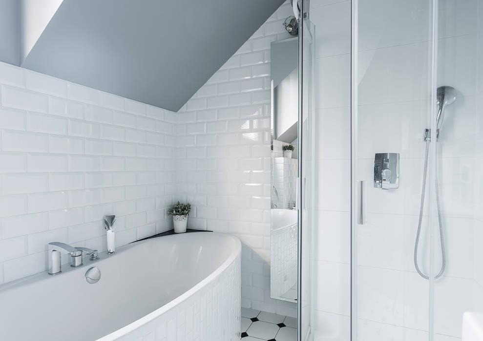 Reformas de baños pequeños por Klausroom, Klausroom Klausroom Classic style bathroom Tiles