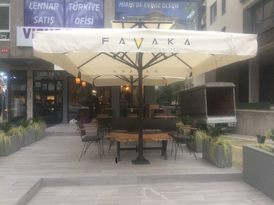 FAVAKA ŞEMSİYE, Akaydın şemsiye Akaydın şemsiye Modern balcony, veranda & terrace Aluminium/Zinc