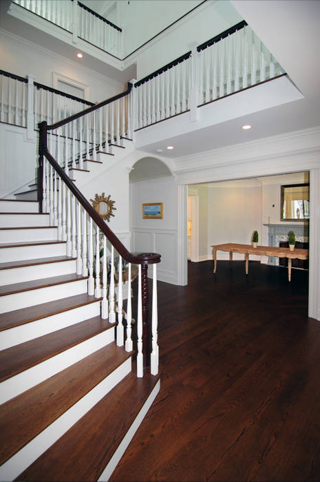 Custom Colonial Home, Westport CT by DeMotte Architects DeMotte Architects, P.C. Colonial corridor, hallway & stairs