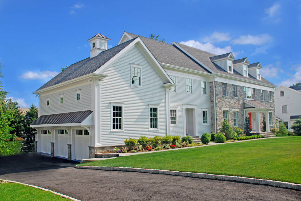 Custom Colonial Home, Scarsdale, NY by DeMotte Architects DeMotte Architects, P.C. Colonial style house