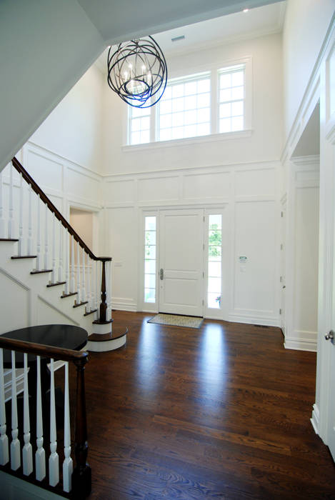 Custom Colonial Home, Scarsdale, NY by DeMotte Architects DeMotte Architects, P.C. Colonial style corridor, hallway& stairs