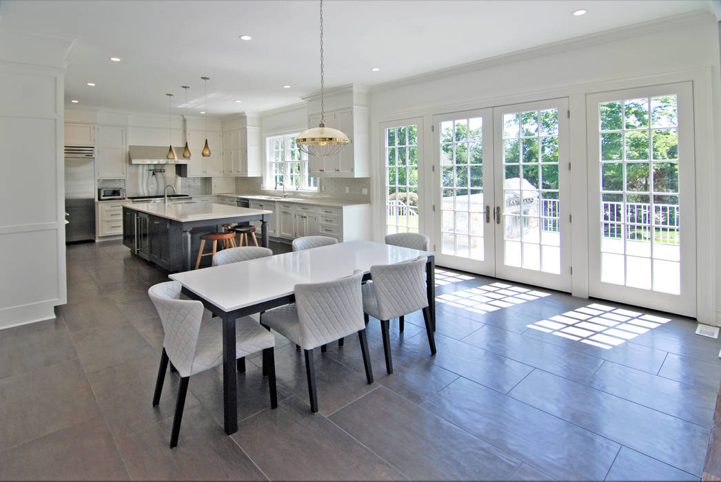 Custom Colonial Home, Scarsdale, NY by DeMotte Architects DeMotte Architects, P.C. Colonial style kitchen