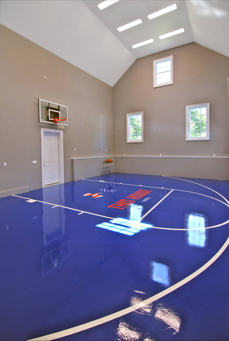 Custom Colonial Home, Scarsdale, NY by DeMotte Architects DeMotte Architects, P.C. Colonial style gym