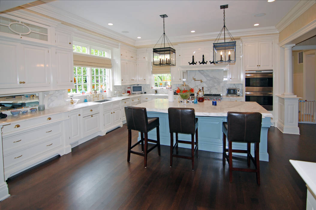 Georgian Colonial, Greenwich, CT by DeMotte Architects DeMotte Architects, P.C. Classic style kitchen