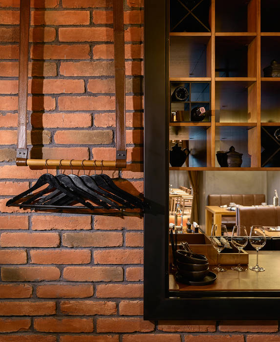 BULL Butcher and Wine. Steakhouse interior, YUDIN Design YUDIN Design Espacios comerciales Restaurantes