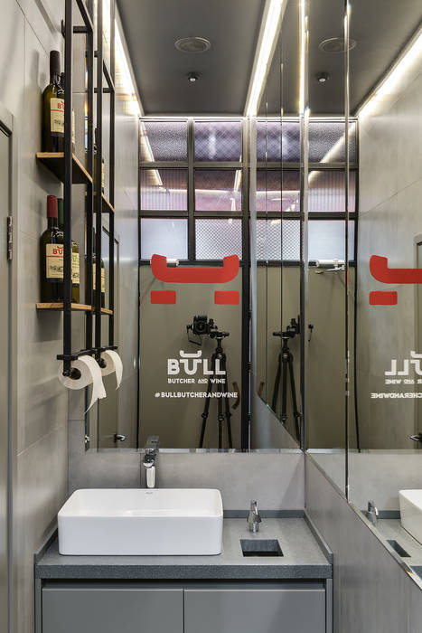 BULL Butcher and Wine. Steakhouse interior, YUDIN Design YUDIN Design Espacios comerciales Restaurantes