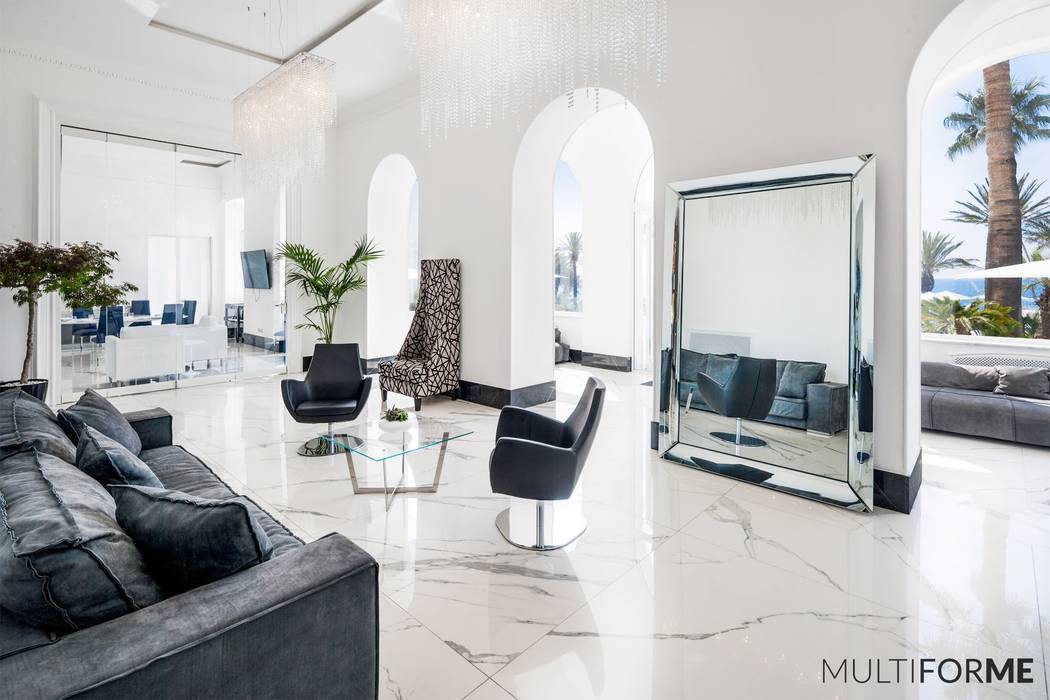 Crystal Chandeliers and Murano Chandeliers for Luxury Hotel in Sanremo, MULTIFORME® lighting MULTIFORME® lighting Bedrijfsruimten Hotels