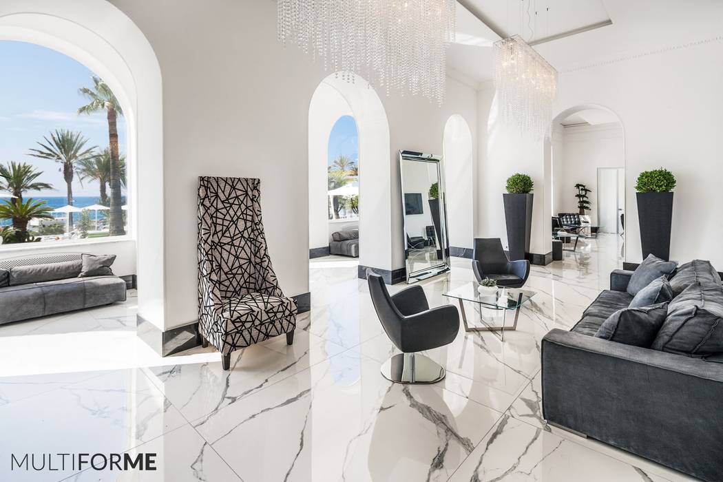 Crystal Chandeliers and Murano Chandeliers for Luxury Hotel in Sanremo, MULTIFORME® lighting MULTIFORME® lighting Powierzchnie handlowe Hotele