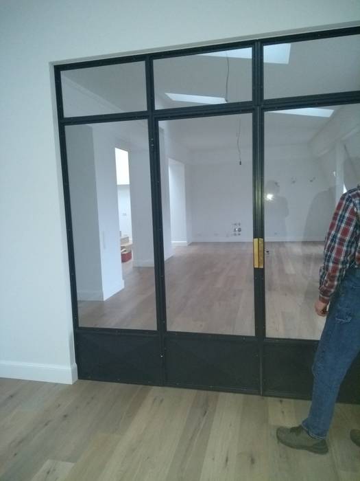 Glas Stahltrennwande Und Turen Industriale Wohnzimmer Von