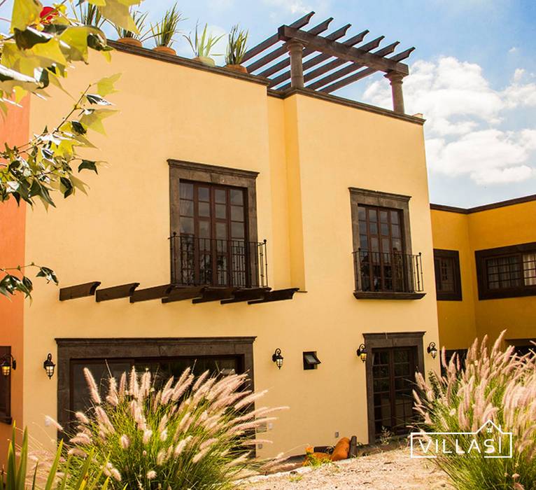 Villa Golden en San Miguel de Allende, VillaSi Construcciones VillaSi Construcciones Rustic style houses