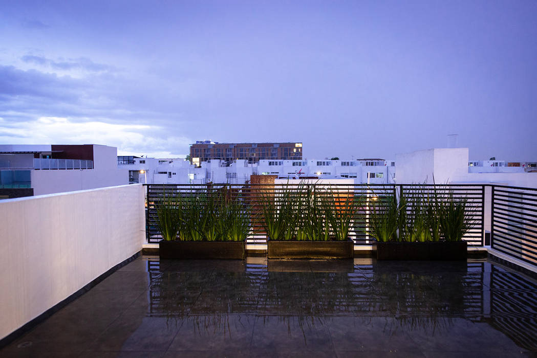 17. CASA PUEBLA, TARE arquitectos TARE arquitectos Small houses