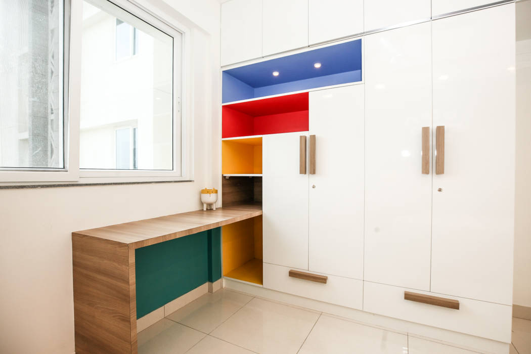 Wardrobe With A Study Table Modern By U And I Designs Modern Homify