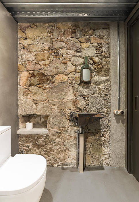 Eski Bir Atolyenin Yaşanabilir Mekana Dönüşümü, Vip Dekorasyon Vip Dekorasyon Classic style bathrooms