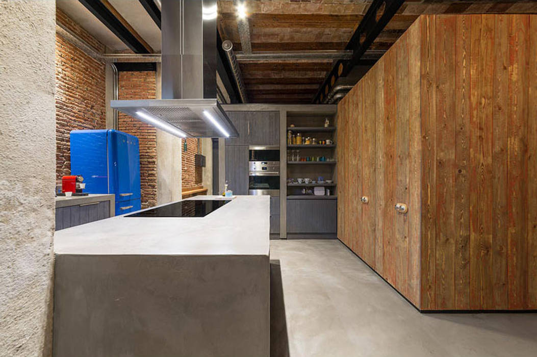 Eski Bir Atolyenin Yaşanabilir Mekana Dönüşümü, Vip Dekorasyon Vip Dekorasyon Built-in kitchens