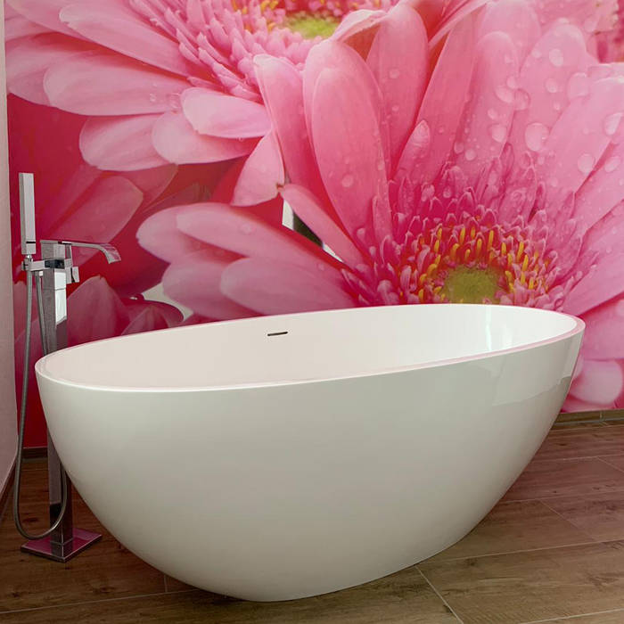 Kundenbäder mit Bädermax-Produkten, Maxxwell AG Maxxwell AG Phòng tắm phong cách hiện đại Thạch anh Bathtubs & showers