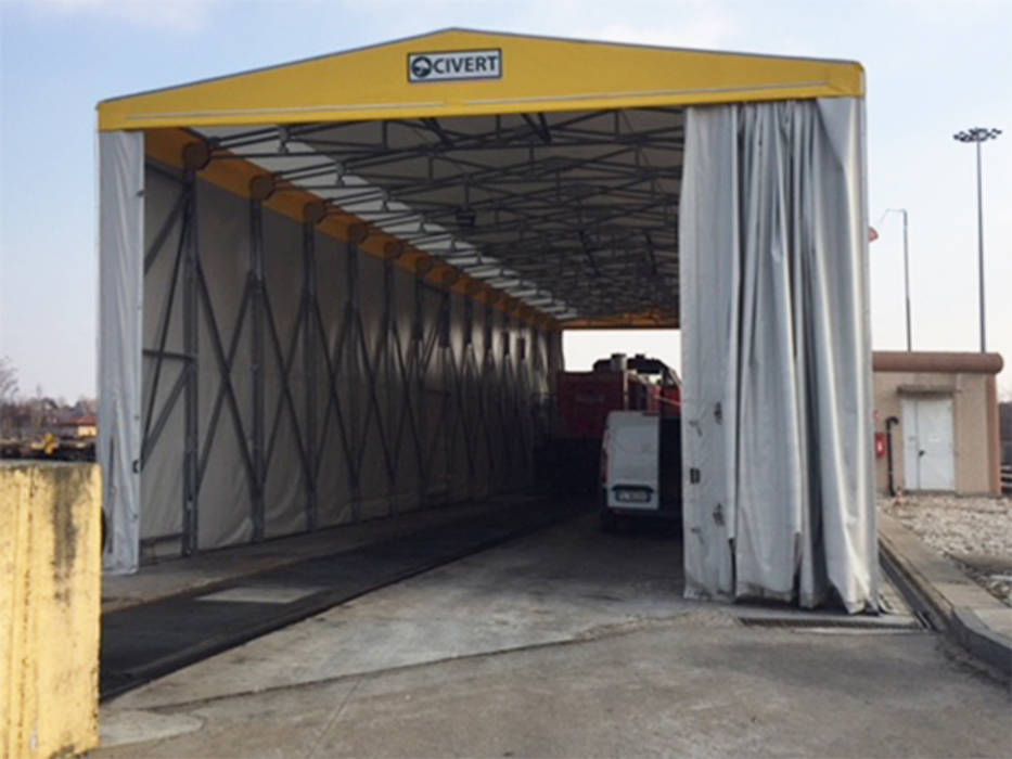 Capannoni mobili indipendenti Capannoni mobili e Coperture Civert Garage/Rimessa in stile industriale Ferro / Acciaio capannoni,mobili,coperture,pvc