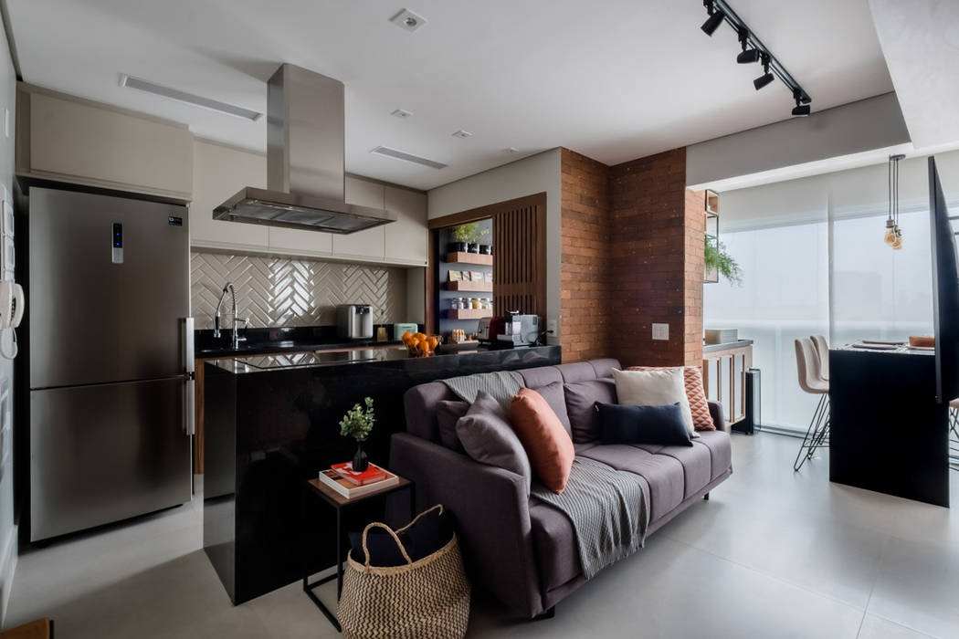 Apartamento Pequeno Moderno e Industrial Rústico de Jovem Casal, Mirá Arquitetura Mirá Arquitetura Industrial style living room Bricks