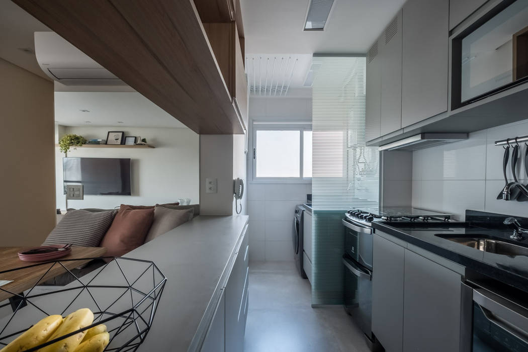 Apartamento Moderno, Clean, Contemporaneo e Funcional de Jovem Casal, Mirá Arquitetura Mirá Arquitetura Small kitchens MDF