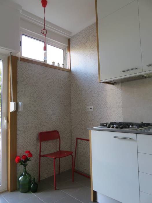 Apartamento 25 d'Abril / Cozinha Cozinhas mediterrânicas por casasrenovatio Mediterrânico