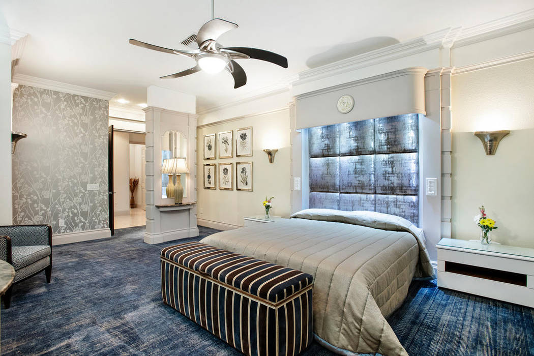 A special commission in Las Vegas, Burchell Interiors Burchell Interiors Classic style bedroom