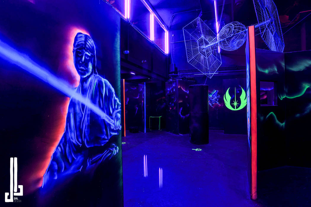 Laser Tag Arena, dal design office dal design office Commercial spaces Commercial Spaces