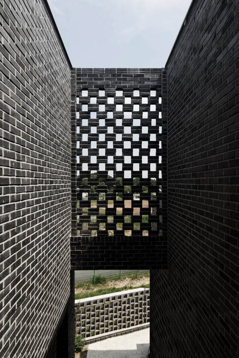 Brick House, Lee Jae Architects Lee Jae Architects Будинки