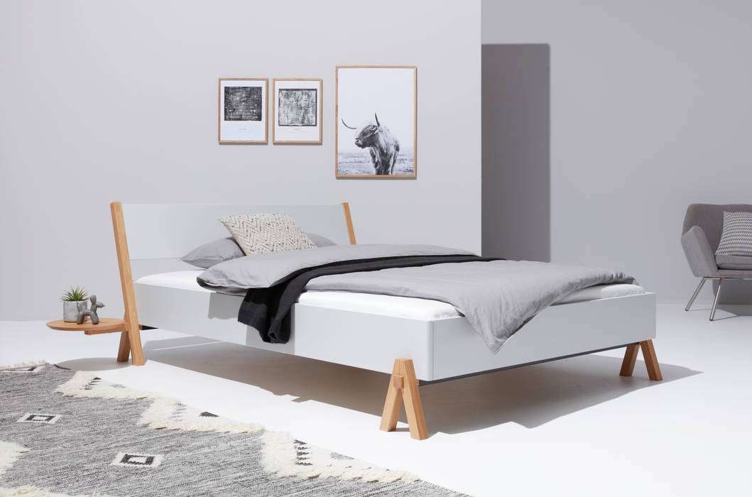 boq Bett, Pragmatic Design® by studio michael hilgers Pragmatic Design® by studio michael hilgers 미니멀리스트 침실 침대 & 헤드 보드