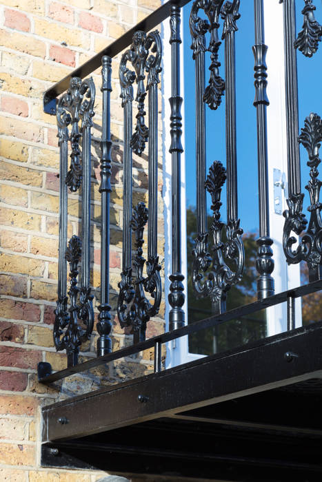 London Garden - Metal Balcony and Staircase, British Spirals & Castings British Spirals & Castings Balcony