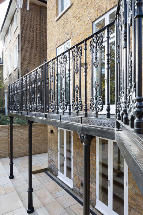 London Garden - Metal Balcony and Staircase, British Spirals & Castings British Spirals & Castings Balcony