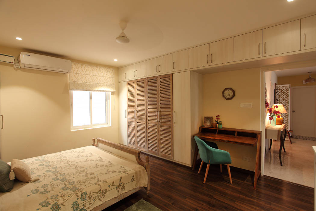 Master Bedroom Saloni Narayankar Interiors Rustic style bedroom Solid Wood Multicolored Wardrobes & closets
