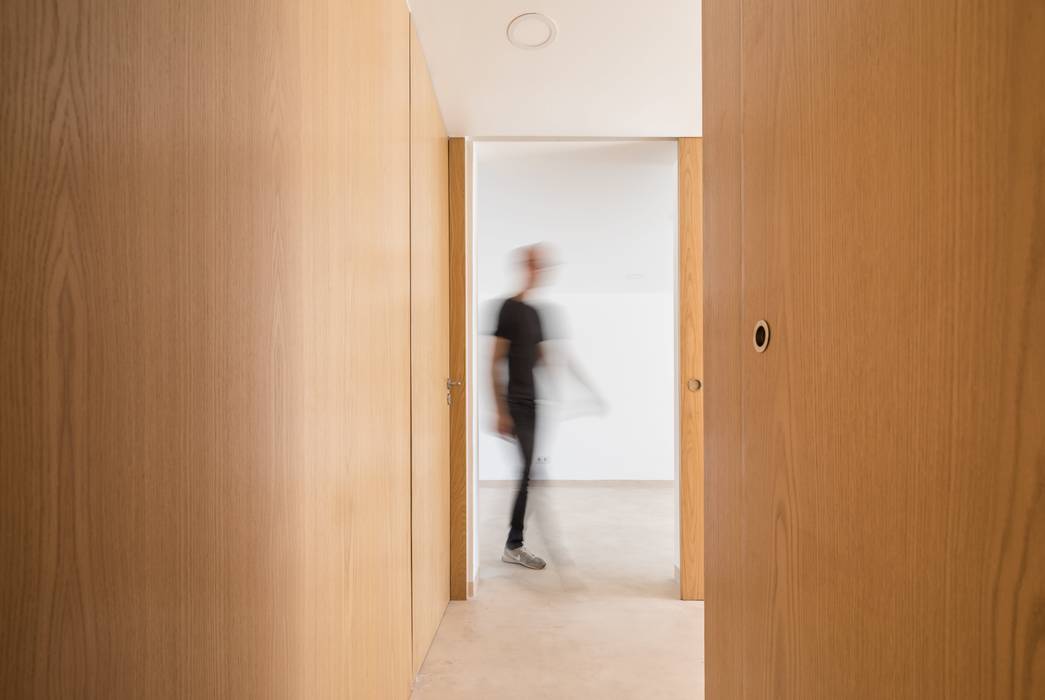 INH41, Boost Studio Boost Studio Modern corridor, hallway & stairs Wood Wood effect