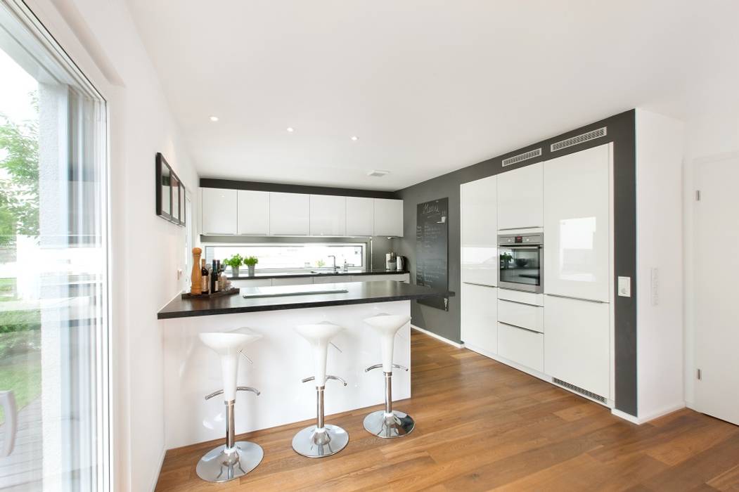Kuche Mit Theke Von Talbau Haus Gmbh Modern Homify