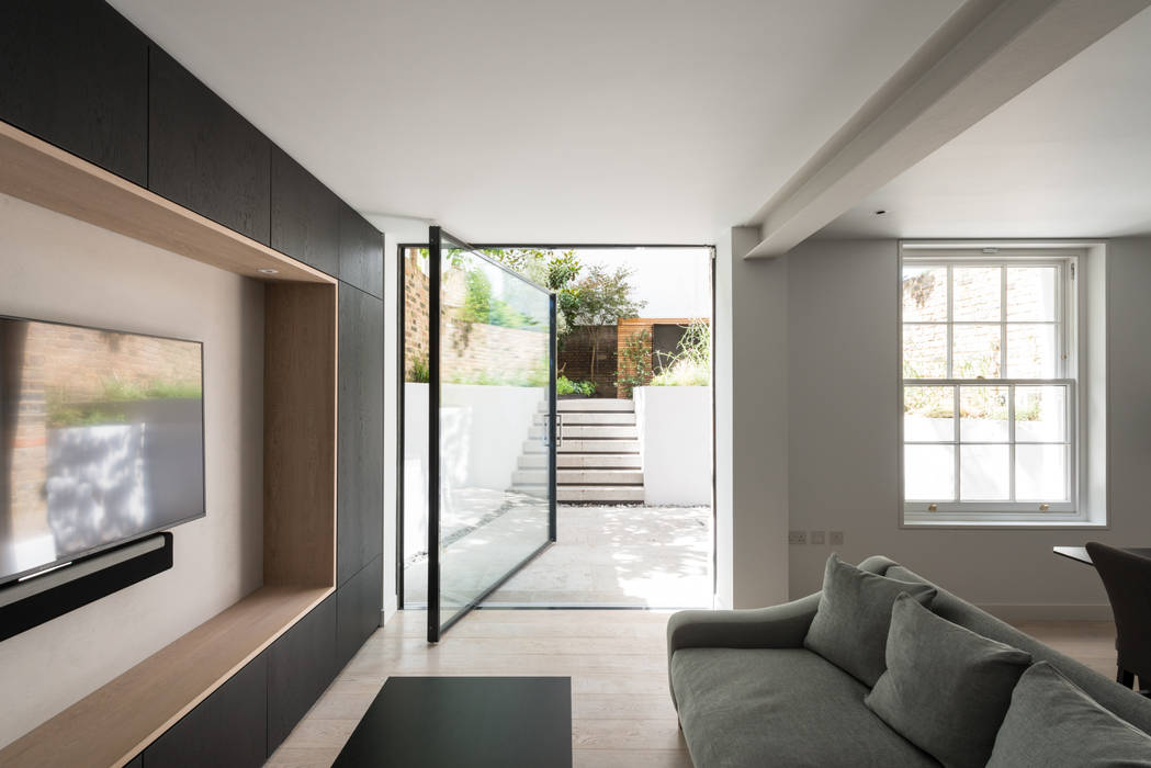 The Bevel Extension homify pintu kaca Aluminium/Seng The Bevel Extension,IQ Glass,london,vitra pivot door