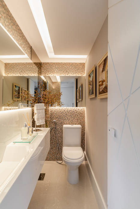 Reforma em Apartamento com toque classico e moderno, em tons claros, Arquitetura Sônia Beltrão & associados Arquitetura Sônia Beltrão & associados Modern Bathroom Marble
