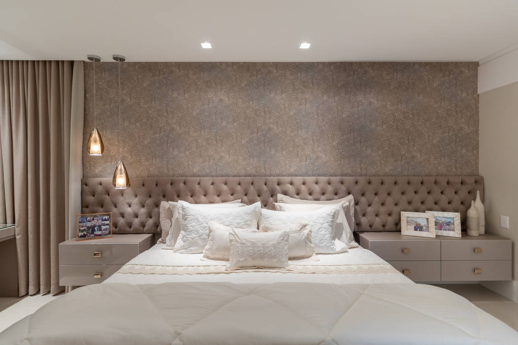 Quarto Do Casal Cama Cabeceira Criado Mudo Papel De Parede Pendente Arquitetura Sonia Beltrao Associados Quartos Modernos Cinza Homify O papel de parede utilizado neste quarto de casal possui círculos desenhados e uma textura levemente metálica, porém são as cores básicas na imagem acima, o papel reveste uma parede inteira do quarto com uma paisagem natural muito bonita e moderna. quarto do casal cama cabeceira