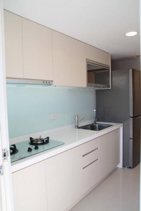 一字型的廚房必須善用收納空間 勻境設計 Unispace Designs Kitchen units